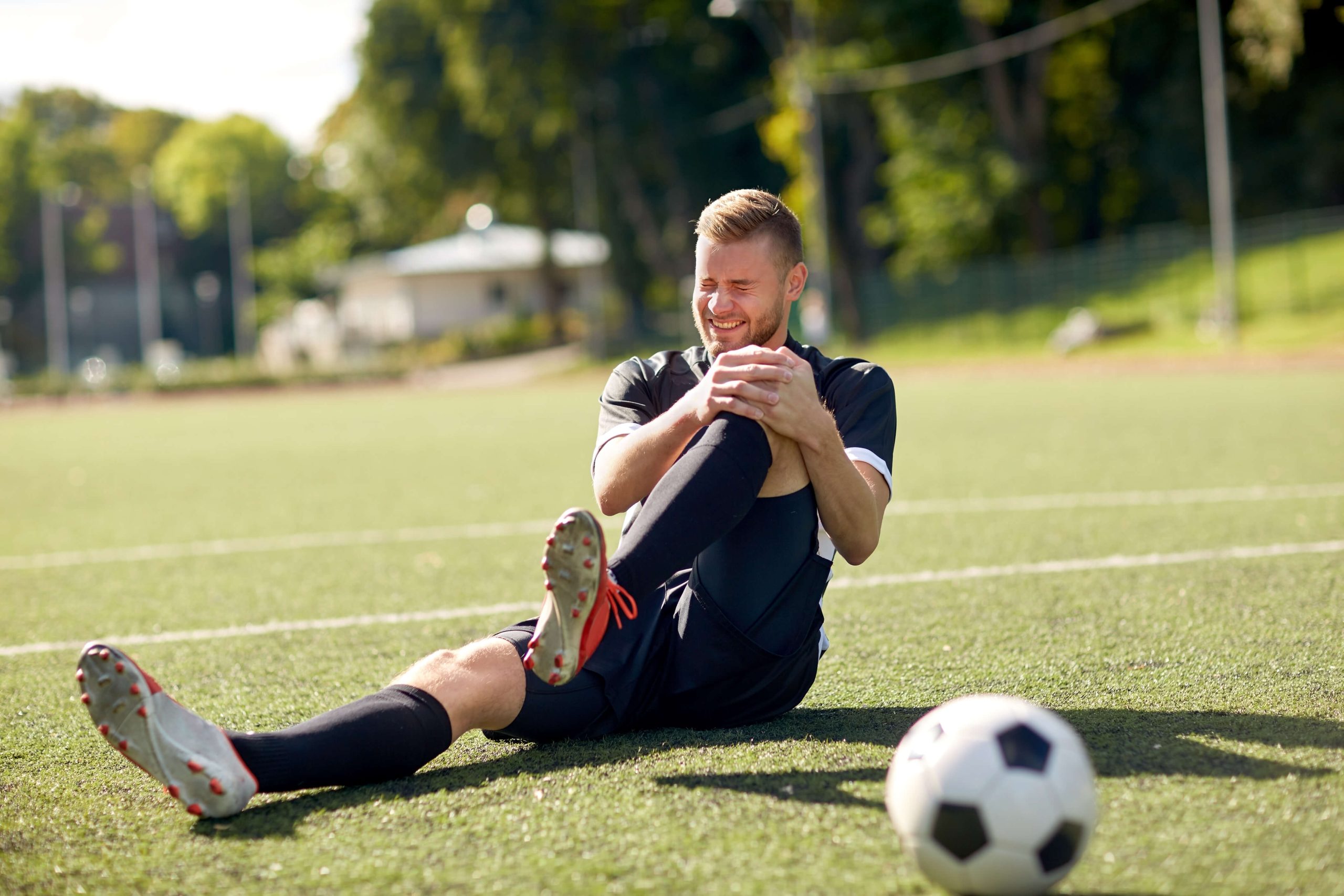 3 ways a physical therapist may rehabilitate sports injuries to as you start the school year