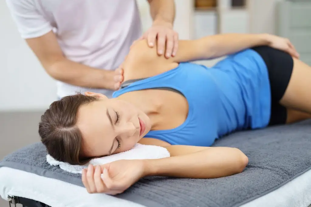 Benefits of using manual therapy for shoulder pain treatment shutterstock 347439779 benefits of manual therapy