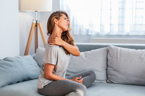 Neck, shoulder and arm pain with numbness in the fingers — what does it mean? shutterstock 1493802077 neck shoulder and arm pain with numbness in fingers