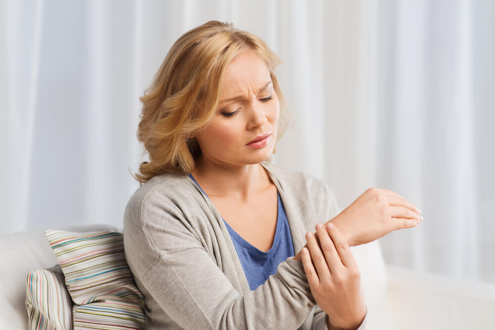 Three reasons you might have wrist pain with no swelling shutterstock 357763421 Three reasons you might have wrist pain with no swelling
