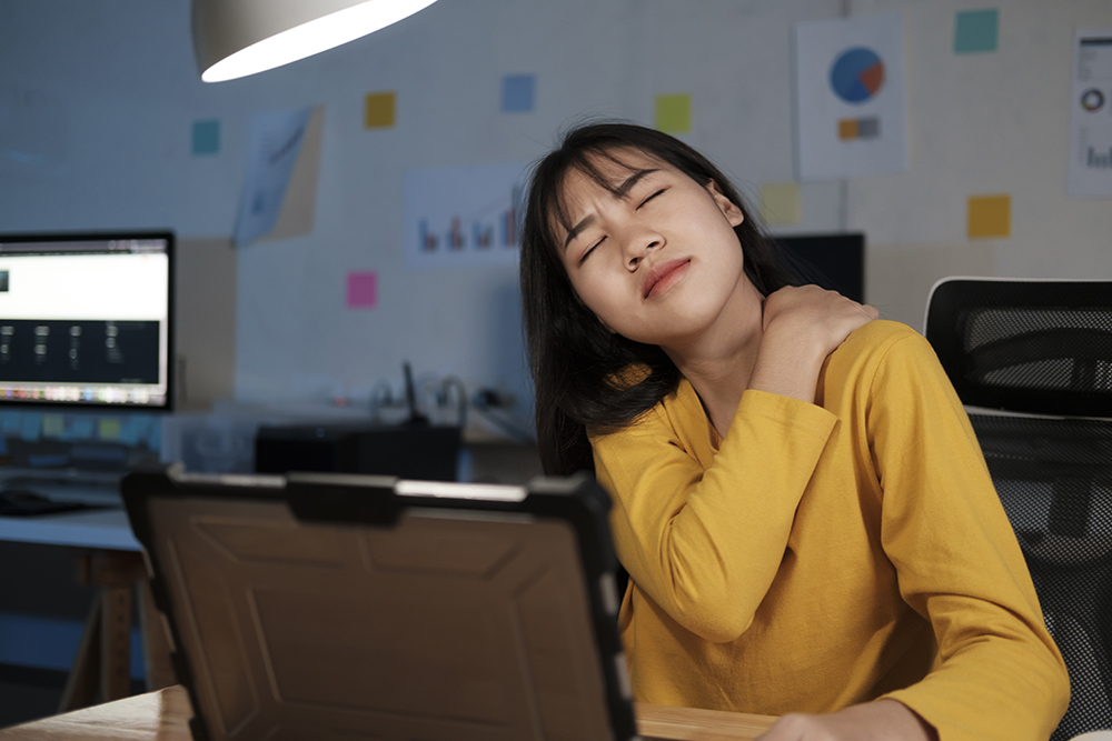 5 feasible explanations for that burning sensation in your neck and shoulder young woman overtime work and feel shoulder and ne 2021 09 24 19 31 07 utc 5 feasible explanations for that burning sensation in your neck and shoulder shoulder pain