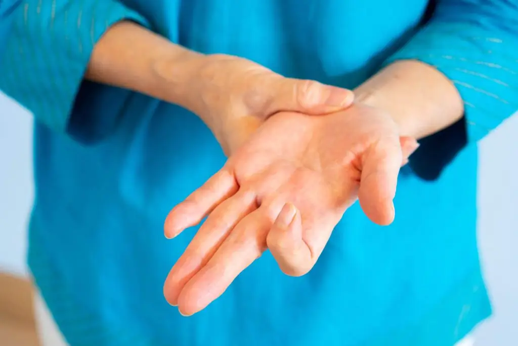 trigger finger exercises and treatments hand pain